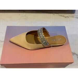 Lisa Vicky MOVE-V Champagne Satin Flats – Rhinestone Strap – Size 7 NEW